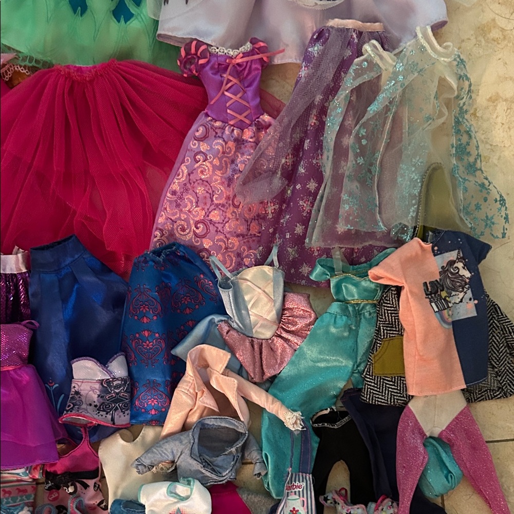 Barbie Doll Dress Set with Pink, Blue, and Purple - Picture 4 of 7